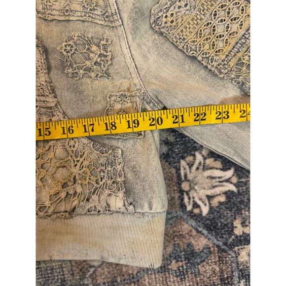 Free People Mazzie Hooded Denim Bomber Jacket Cropped Eyelet Lace Patches - Picture 5 of 7